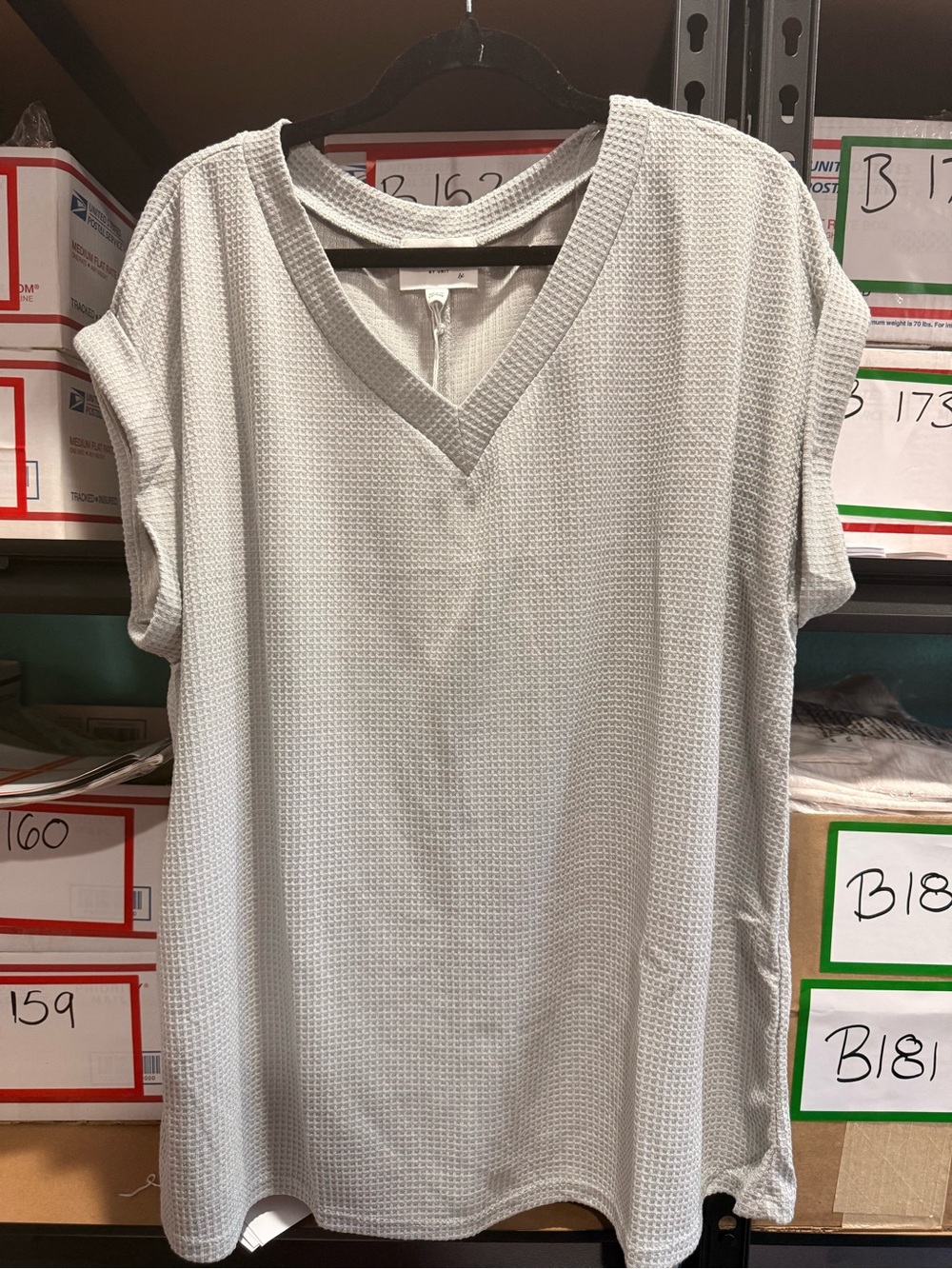 B196 - Andrée by Unit Light Gray Waffle V Neck Relaxed Top